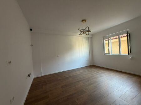 SHITET APARTAMENT 1+1 TE RRUGA DRITAN HOXHA