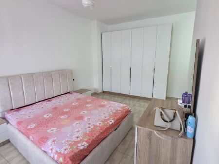 Jepet Me Qera Apartament 2+1+1 Ballkon