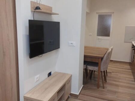 IN AFFITTO CASA PRIVATA 2+1 CON CORTILE E PARCHEGGIO - TIRANA