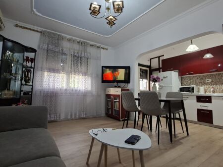 Per qira 2+1 tek UET Porcelan