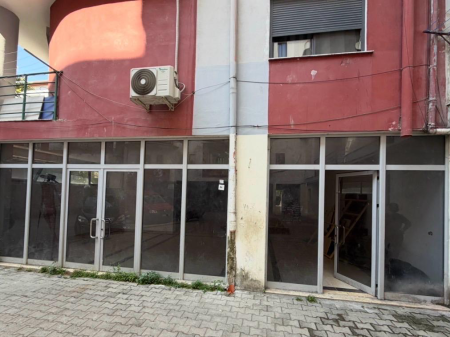 Premises 94.19 m² with glass window for sale — Shefqet Kuka St., Linze