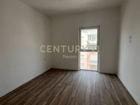 Shitet Apartament 2+1 – Tirana Entry 2