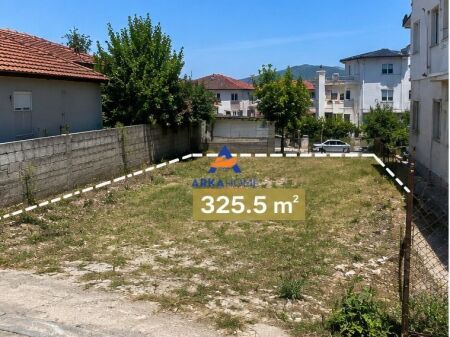 SHITET TRUALL 325 M2 " RRUGA KRISTAQ SOTIRI, KORCE" 600.000 LEKE