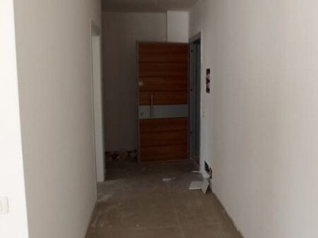  JEPET ME QIRA ZYRË – DONIKA CENTER, PRANË QENDRËS 