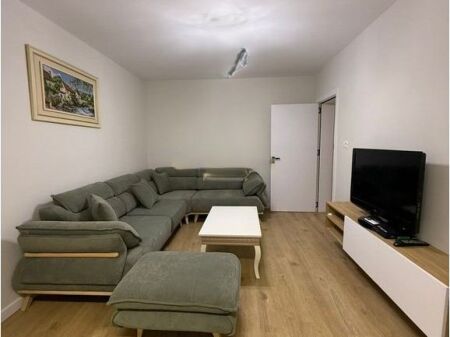 🔴 **VENDESI APPARTAMENTO 2+1 – VICINO MEDRESE, TIRANA**