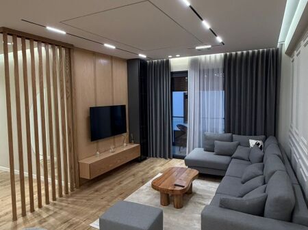 Apartament luksoz me qira prane UET