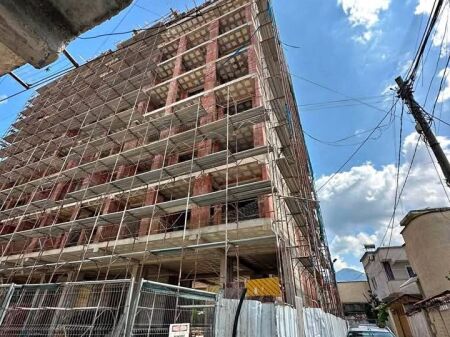 Okazion! SHITET APARTAMENT 2+1 + 2+ GARAZH - XHAMLLIK ,TIRANE