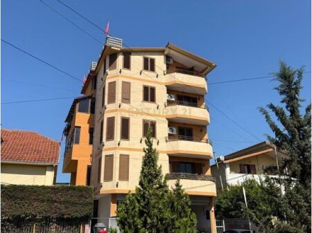 BUILDING FOR RENT IN LAPRRAKË – 13 APARTMENTS + 350 M² OPEN SPACE!!