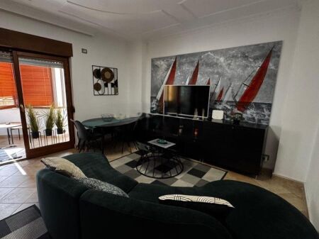 🏡 **APPARTAMENTO 2+1 IN AFFITTO – CENTRO, TIRANA**