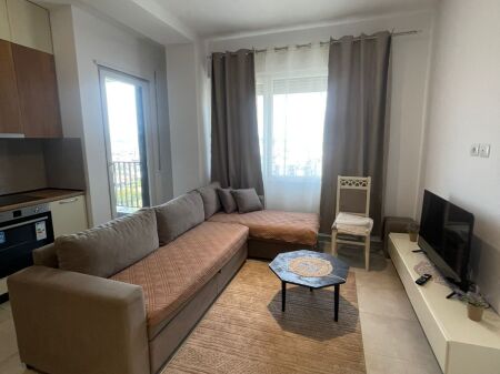 APARTAMENT 1+1 PER QERA PRANE PALLATIT ME SHIGJETA
