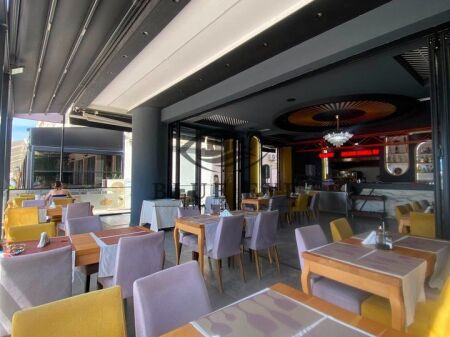 Restorant & Piceri me Qira – Plazh, Vijë e Parë me Detin