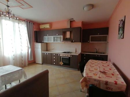 In Affitto Appartamento 1+1+1 Balcone
