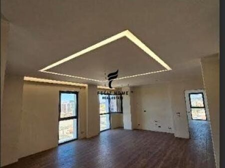 UFFICIO IN AFFITTO 106 M2 CAMPO DI AVIAZIONE 63.000 LEKE FH-90619