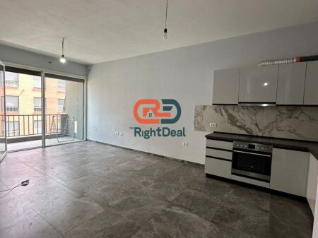 At 5 Maji, Apartment 1+1 For Rent !!!
