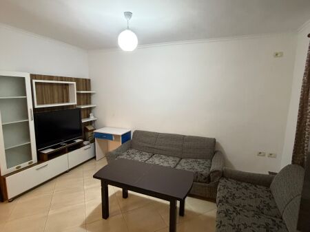 Affittasi 1+1 a Elbasan