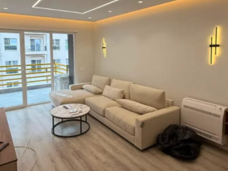 Jepet apartament 1+1+Ballkon me qira tek Kompleksi E-88 , Laprake , Rruga Dritan Hoxha , ish Dogana , Zogu i Zi .