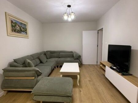 APARTAMENT 2+1 PËR SHITJE PRANË MEDRESESË TIRANË