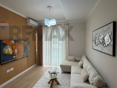 1+1 for sale at Golden Park Complex