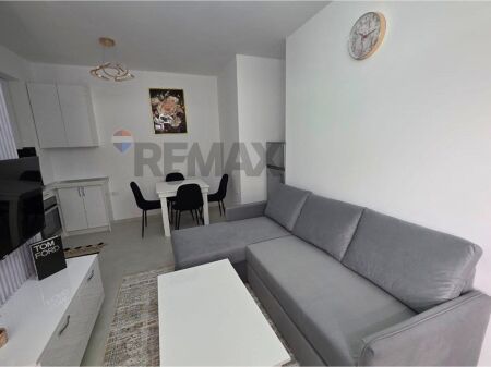 WE ARE SELLING TWO APARTMENTS BOTANICAL GARDEN !