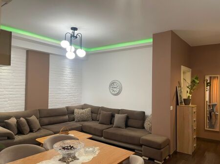 Apartament 2+1+ parkim per qera ne Astir !