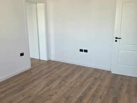 🏡 Appartamento 1+1 in Vendita  📍 Vicino alla scuola Vasil Shanto    💰 Prezzo: 125.000 Euro (Trattabile)