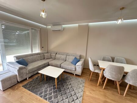 Astir / vicino all'ex dogana. Appartamento di lusso 60.000 leke in affitto