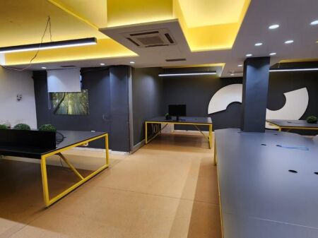 JEPET ME QIRA GODINË PËR ZYRA 900 M2 "BLLOK" 1500.000 LEKE