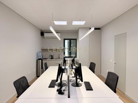 AMBIENTE COMMERCIALE 80 M² – IDEALE PER UFFICI, VIA ELBASANI