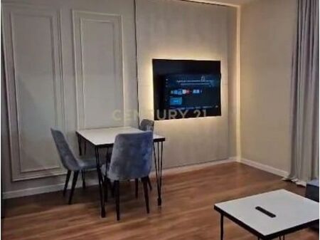 RENTING 1+1 APARTMENT NEAR THE PARIS COMMUNE!