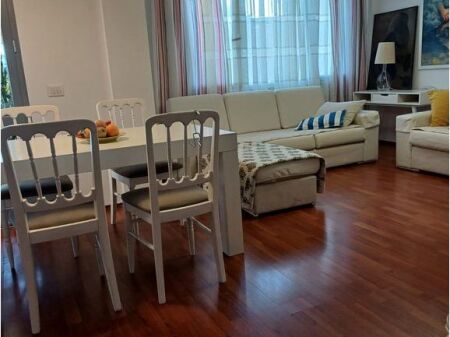 JEPET ME QIRA – APARTAMENT MODERN 2+1+2 | ZOGU I ZI, TIRANË Pranë Qendrës Tregtare Ring!
