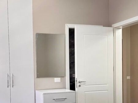 Jepet apartament 2+1+2 me qira tek Selvia ...... , Rruga Siri Kodra , Rruga e Dibres , Shkolla e Kuqe .