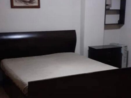 Jepet me qira apartament 2+1 te Komuna e Parisit!