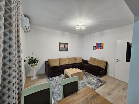 Apartament 1+1 per qera Rruga e Kavajes !