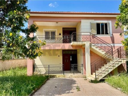Villa for sale, Peze Helmas