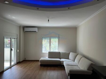Qera, Apartament 2+1, Komuna E Parisit.Tirane