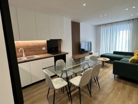 Jepet me qera Apartamenti 2+1+2 , Ali Dem Rezidenca Mangalem 500 mije leke te vjetra