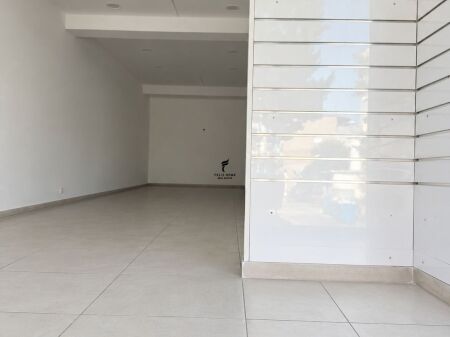 NEGOZIO IN AFFITTO 55 M2 VIA DIBRA 110.000 LEKE FH-90945