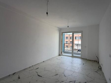 APARTMENT + PARKING FOR RENT – UNIVERS CITY