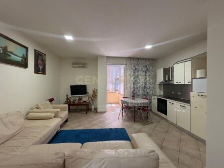 Shitet apartament 2+1+2 tualete prane Rruges Kosovarve!