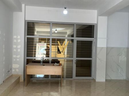 BUSINESS PREMISES 65 M2 FOR RENT ON DURRES STREET 50,000 LEKE