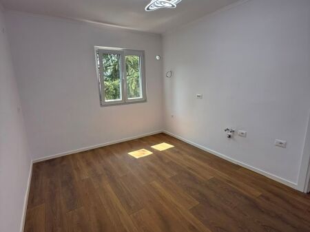 Apartment 1+1 for sale in Xhamllik.
