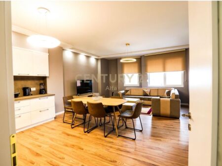 Apartament 2+1+2 me Qira në Zemër të Tiranës – Përballë Toptanit