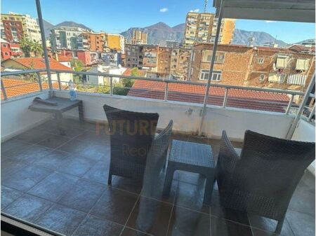 Qia, Apartament 1+1, Rruga e Barrikadave, Tiranë.