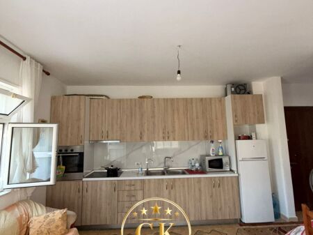 APARTAMENT 1+1+Ballkone+Verande Spitali Amerikan Durres