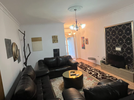 Apartment 2+1+2 for rent at Zogu i Zi, At Zef Pllumbi Street