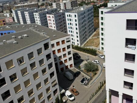  Jepet me qira apartament 1+1, i pabanuar më parë  Rezidenca Kadiu 450 €/muaj