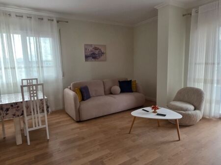 Apartament 2+1 me Qira Pazari i Ri Tirane