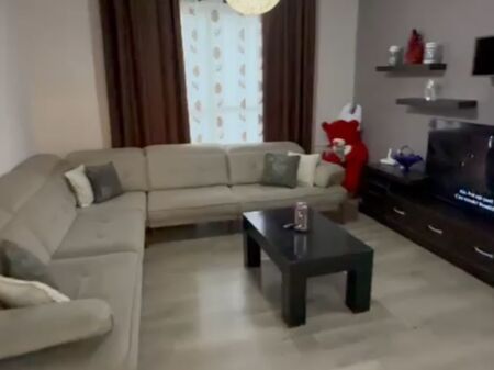 Apartment 2+1+2 bathrooms+2 balconies. 55000 lek. Yzberisht