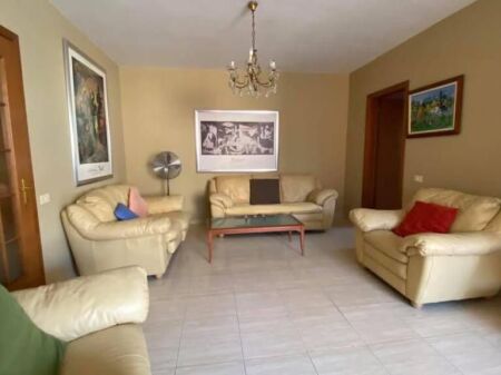 Jepet me qera apartament  1+1 Rruga E Bogdanëve, Tiranë