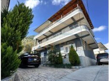 In vendita, villa su 3 piani, Vore.